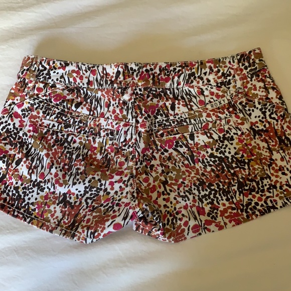 Roxy shorts - Picture 3 of 5